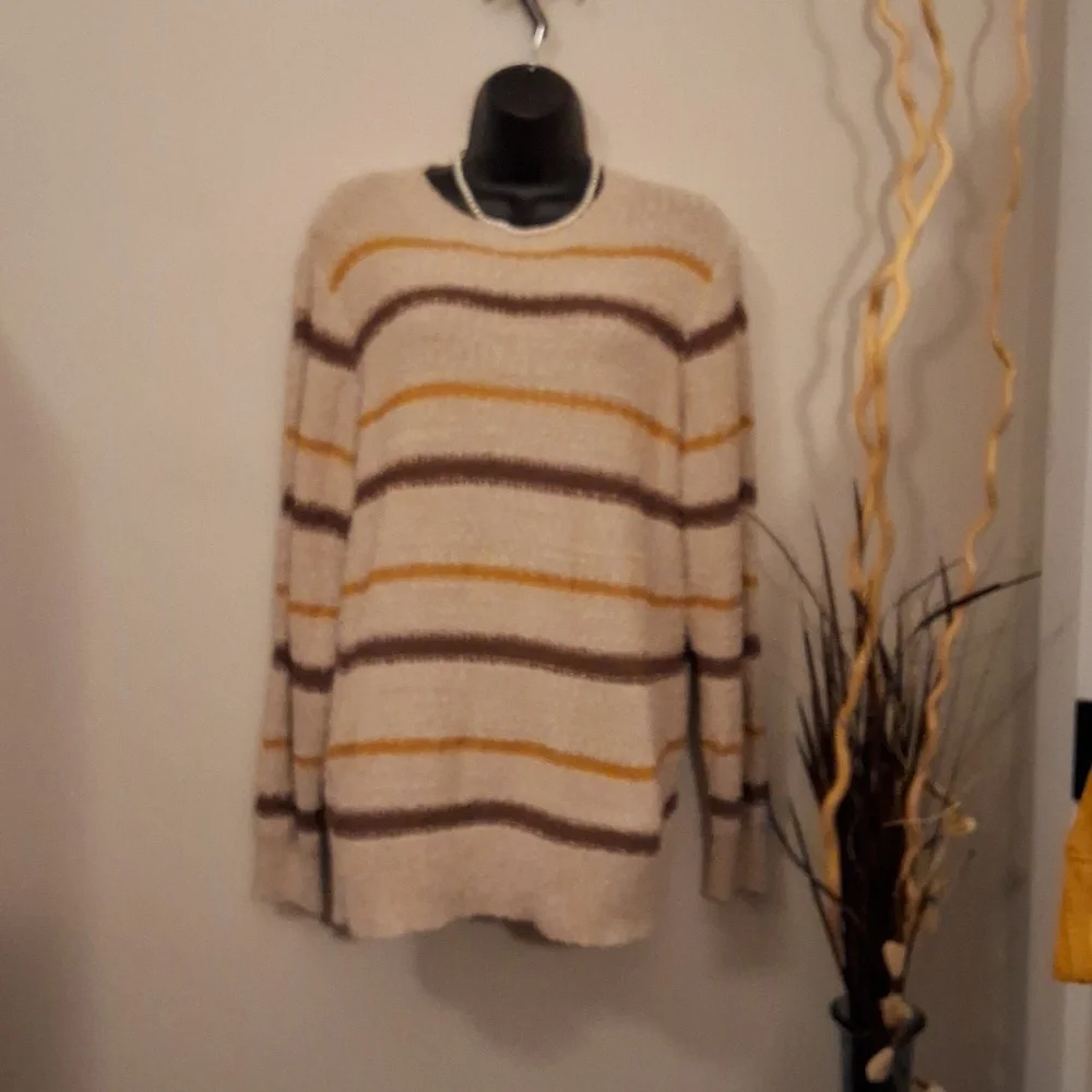 MASON & BELLE BOUCLE KNIT SWEATER SIZE LARGE
